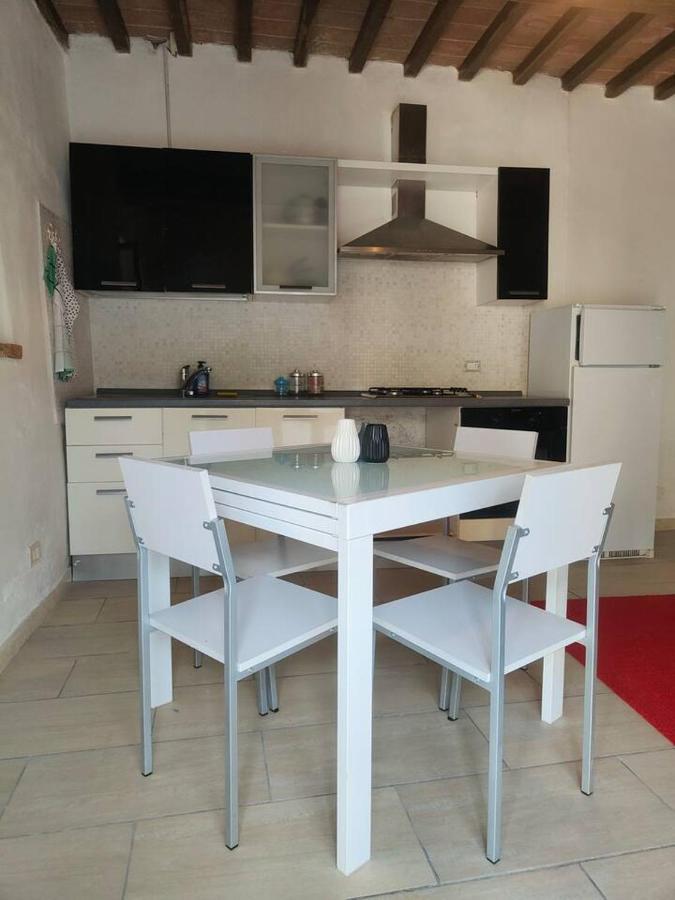 La Casina Apartment Montecatini Val di Cecina Bagian luar foto