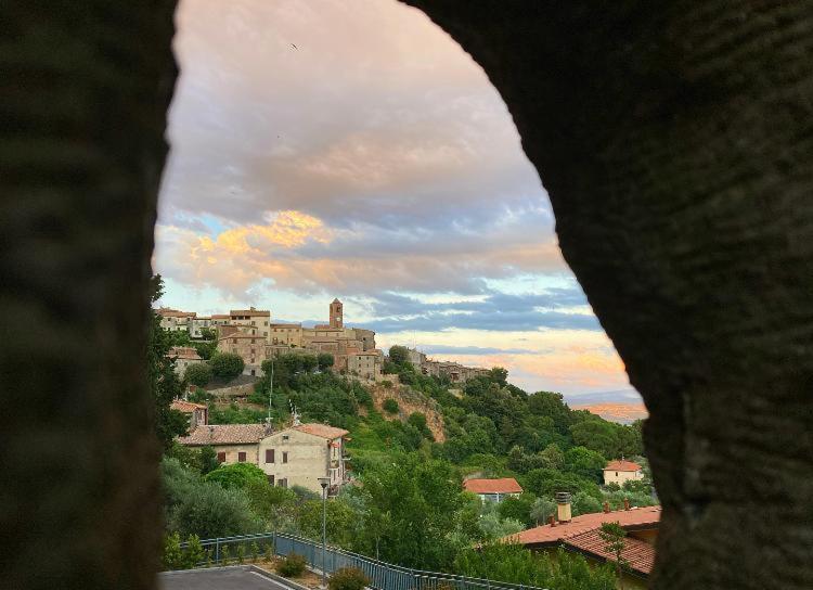 La Casina Apartment Montecatini Val di Cecina Bagian luar foto